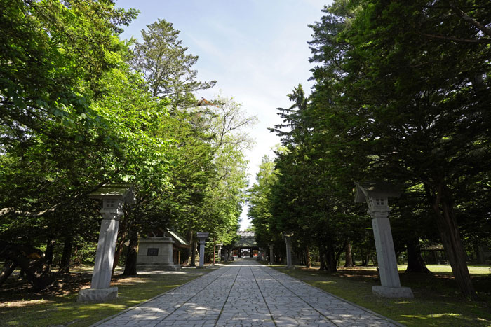 帯廣神社参道の写真