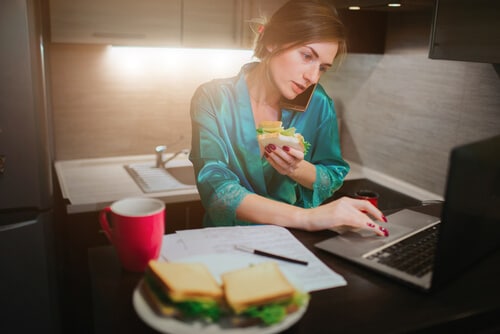 昼間に電話占いをする時間がない